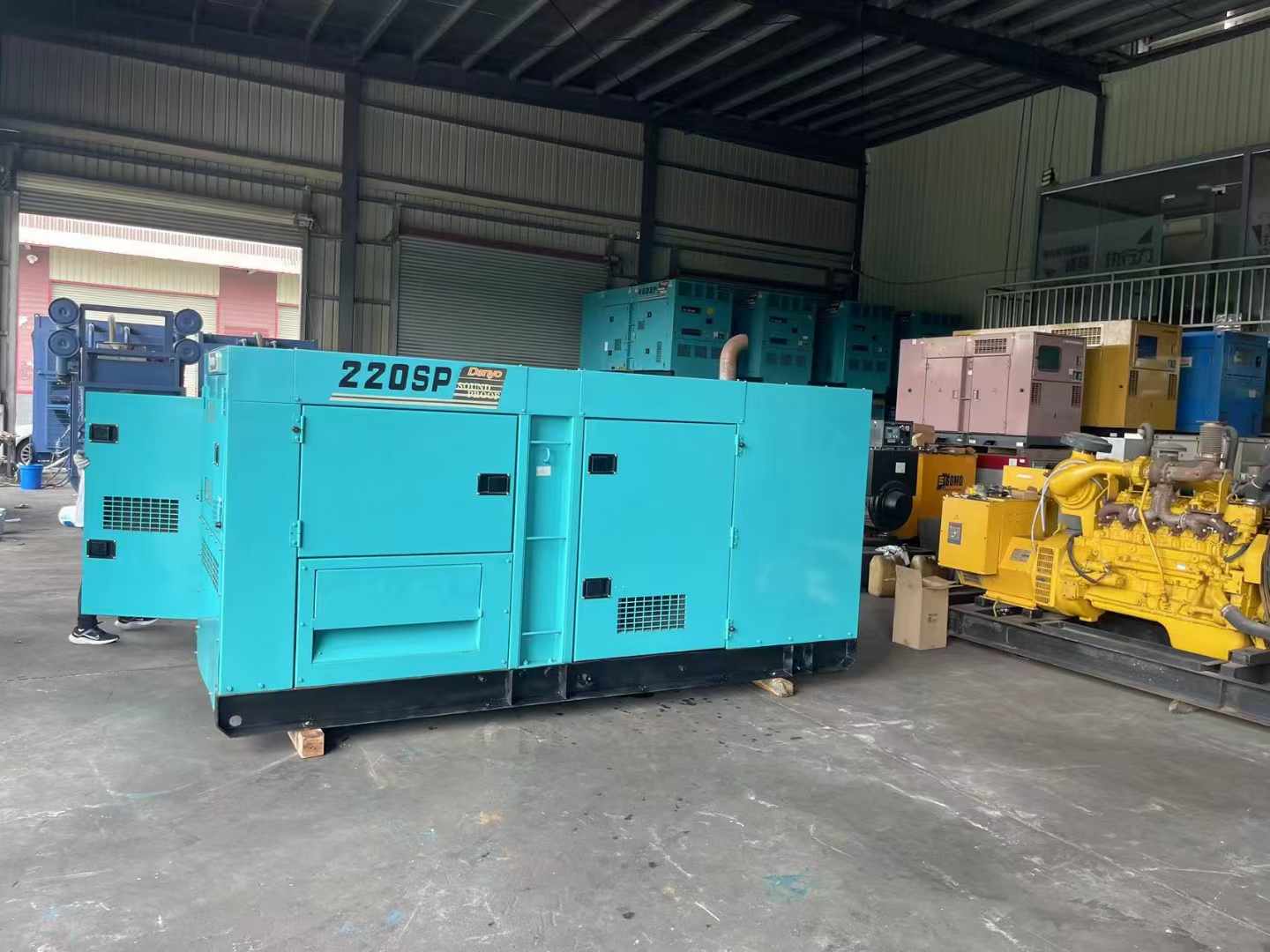 张家川柴油发电机组长期不间断运行时，如何监控其温度和压力？